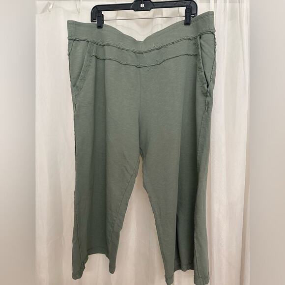 Terra & Sky Pants - Terra & Sky 1X (16/18) sage green wide leg cropped lounge pants with raw hems